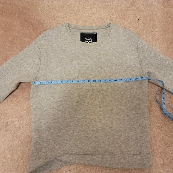 Nobis Aurora Women's Pullover - Picture 3 of 10